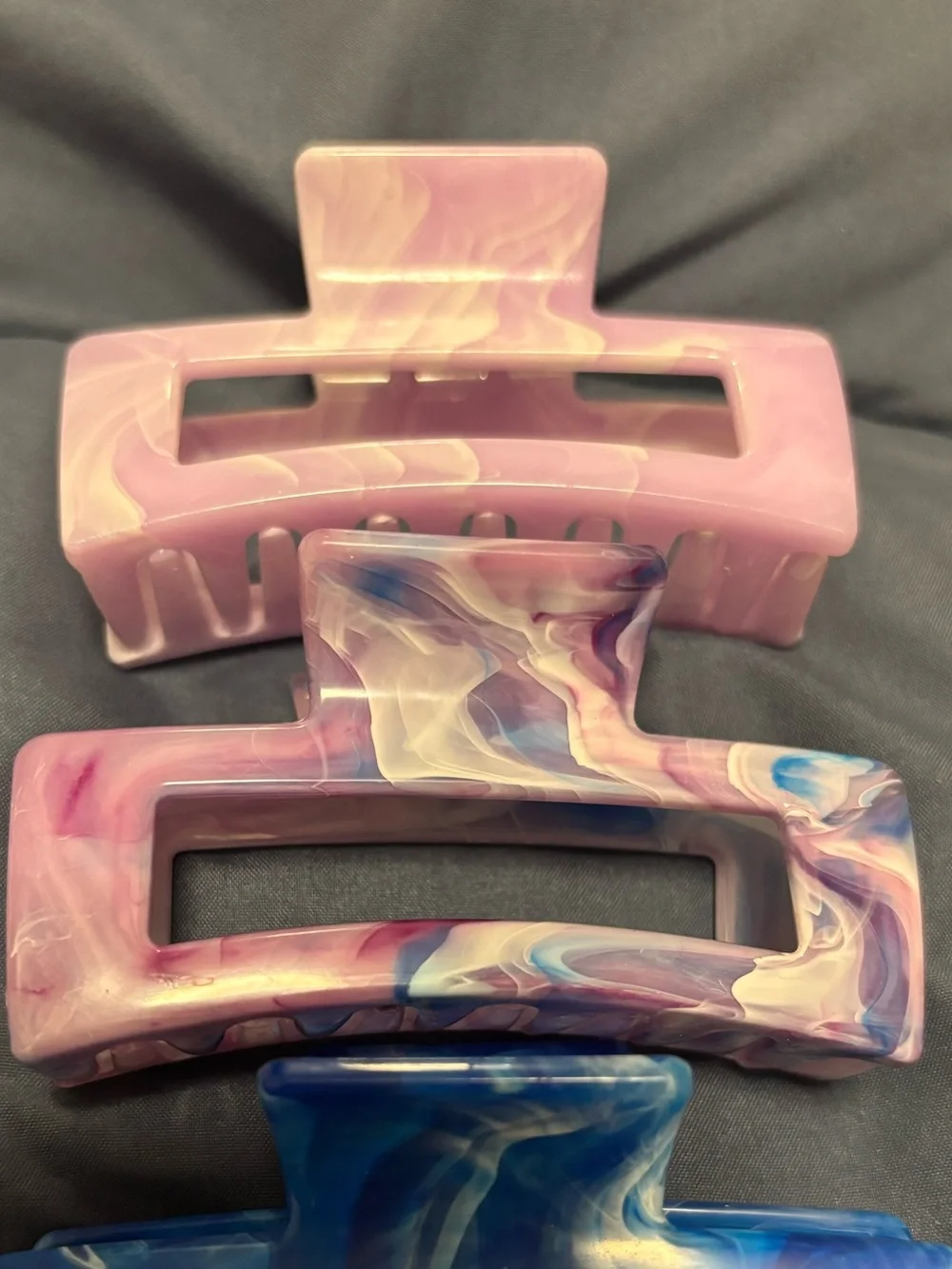 Marbled Resin Hair Claw Clip Set in Pink and Blue